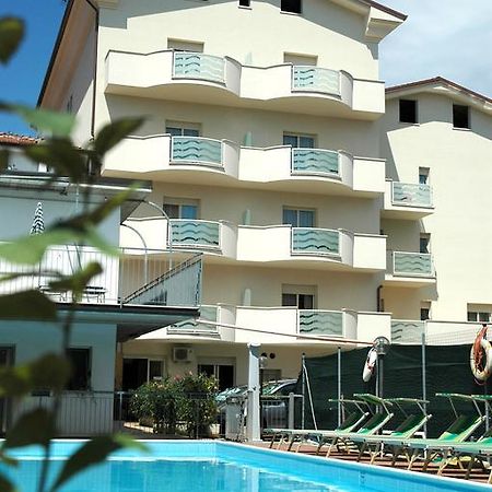 Hotel Roma Residenza تّشيرفييا المظهر الخارجي الصورة