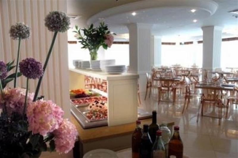 Hotel Roma Residenza تّشيرفييا المظهر الخارجي الصورة