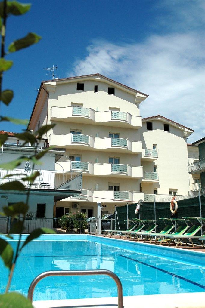 Hotel Roma Residenza تّشيرفييا المظهر الخارجي الصورة